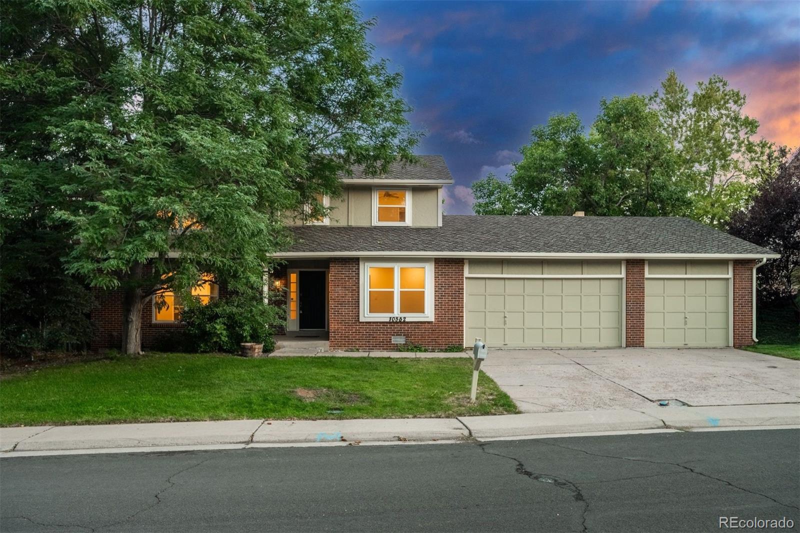 10562 E Maplewood Drive