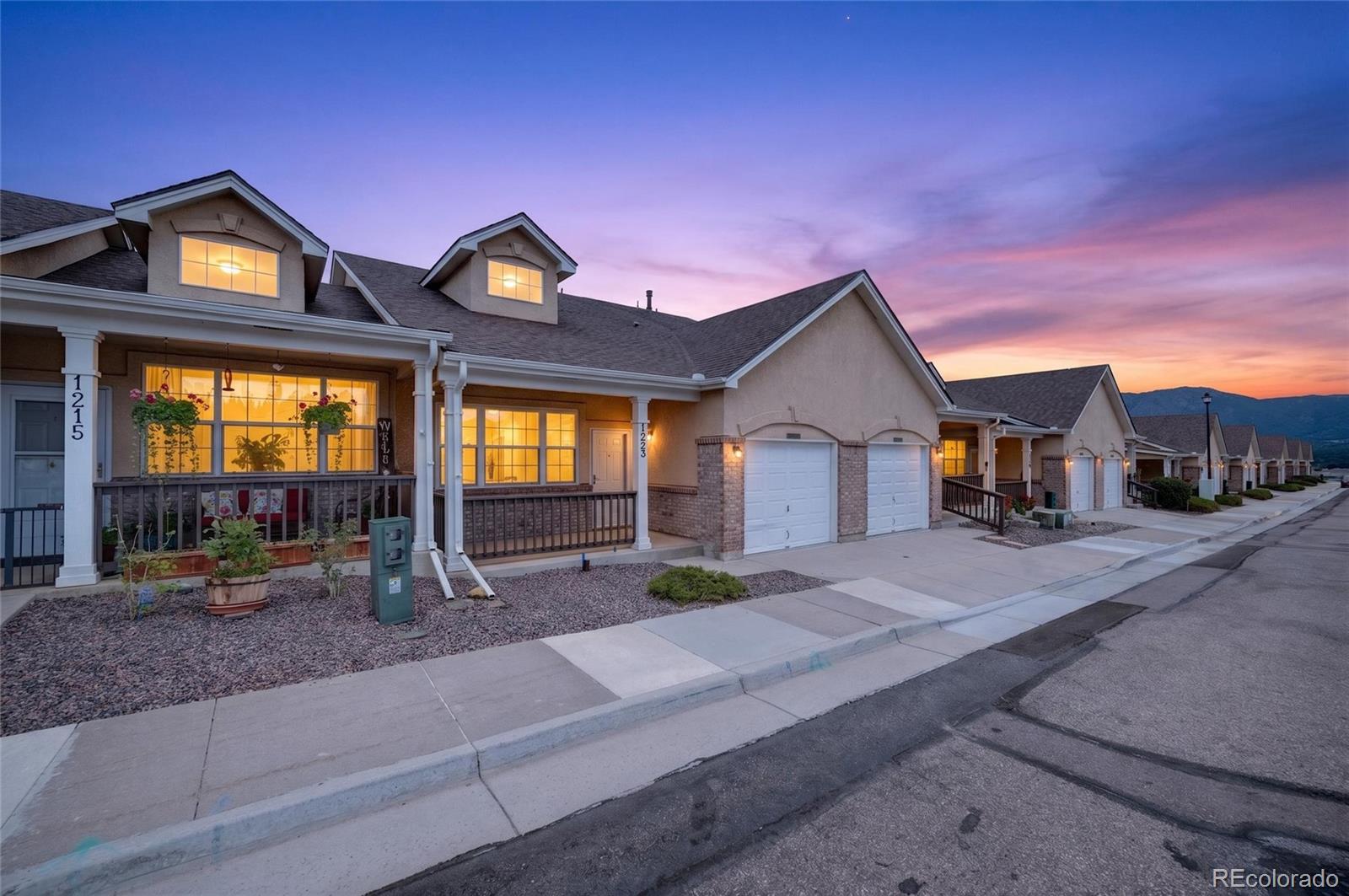1223 Villa Grove