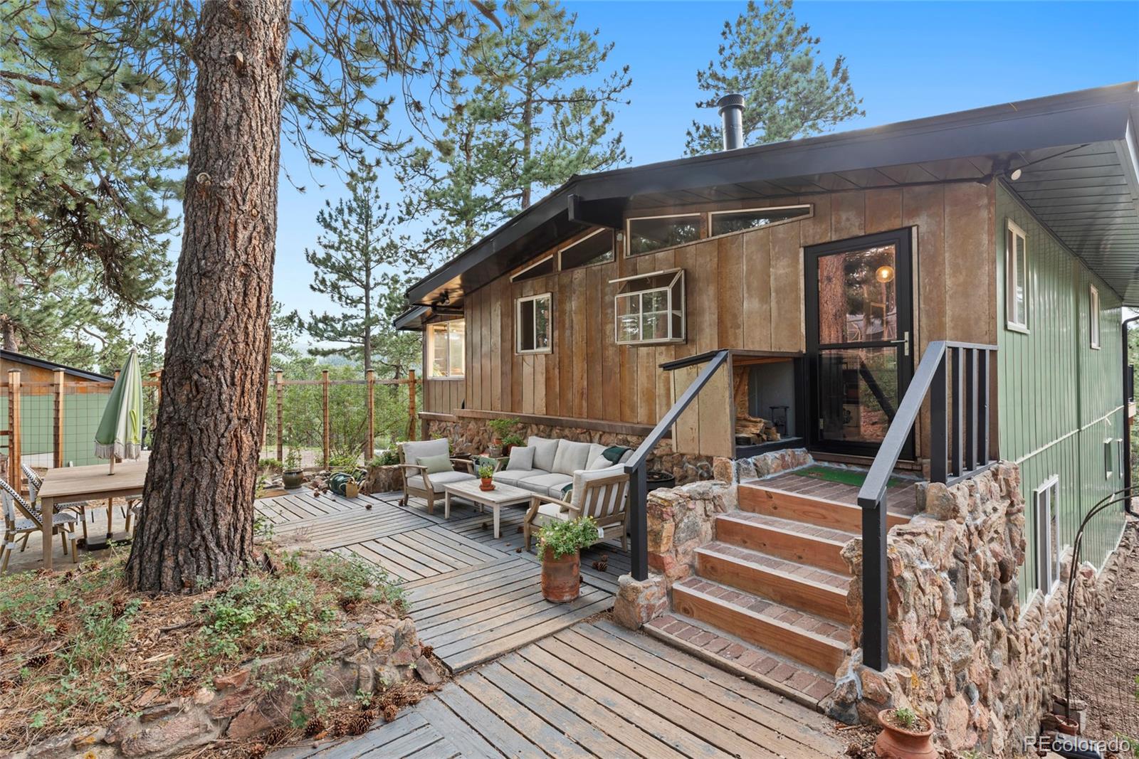 22937 Pawnee Road