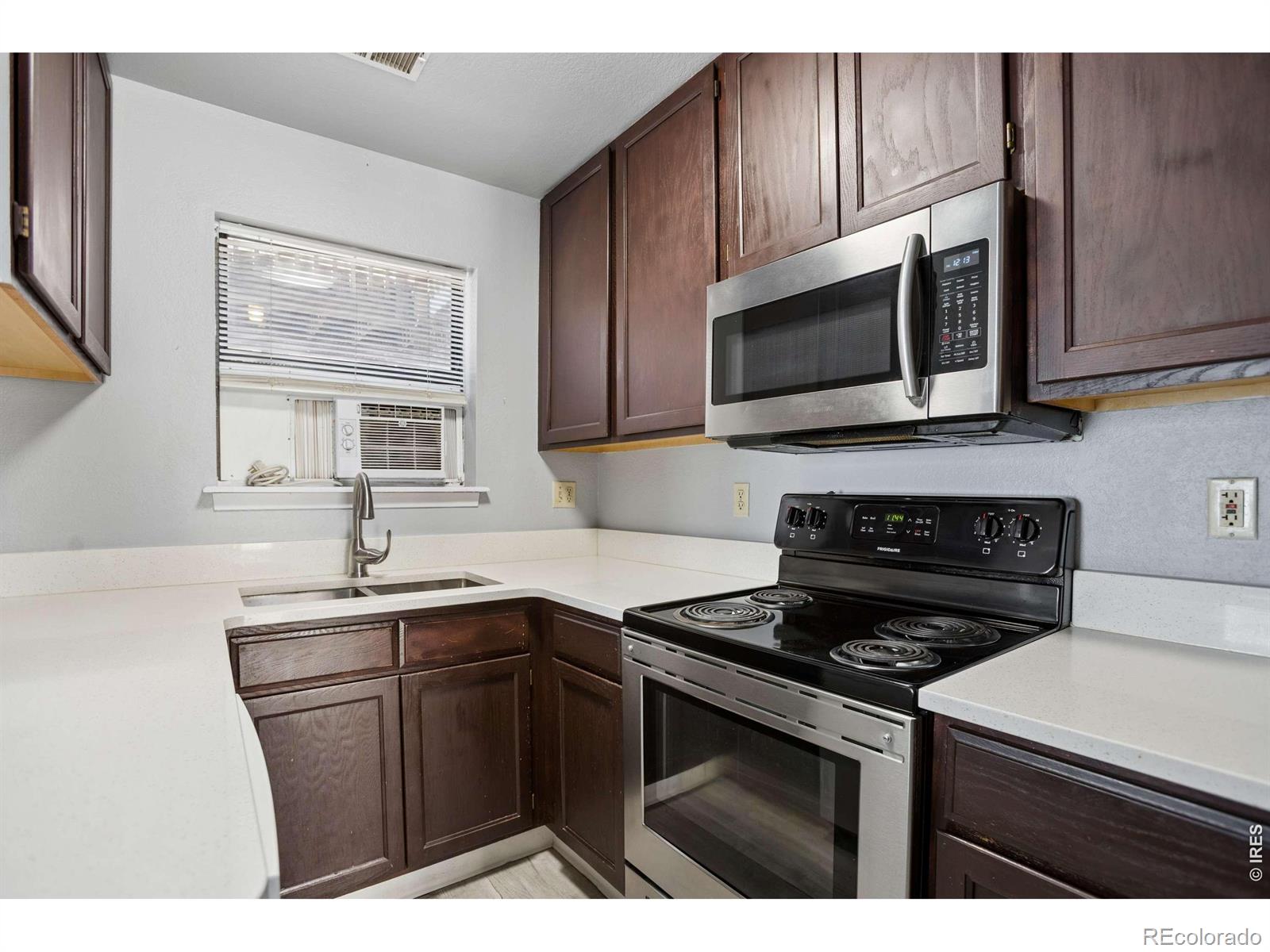 225 E 8th Avenue Unit 6